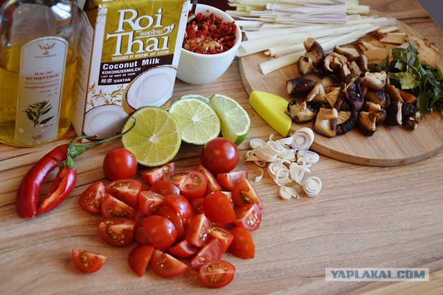 Вкусное обаяние Кулинарии, Повара ЯПа поздравляют милых дам!