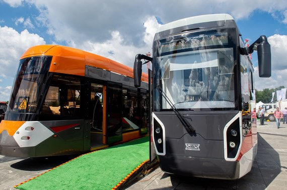 «Уралвагонзавод» показал две новые модели низкопольных трамваев