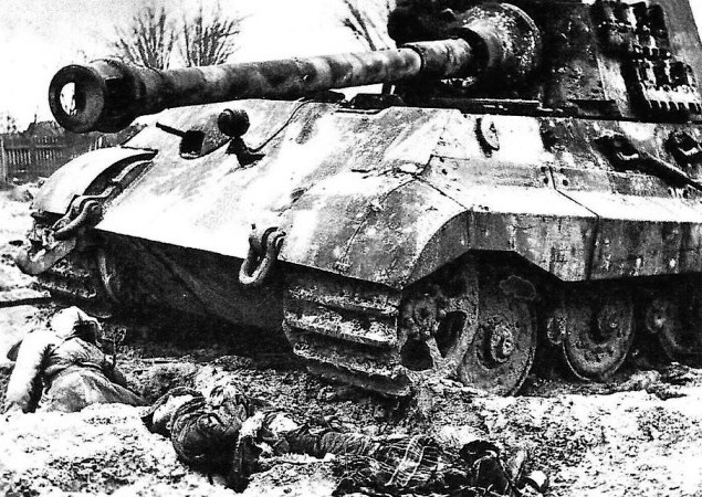 Исторические моменты Победы. Апрель-май 1945г