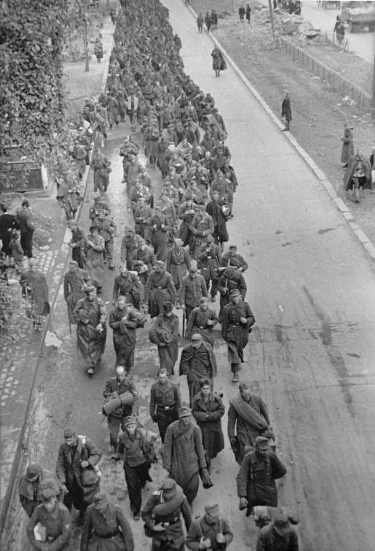 2 мая 1945 года