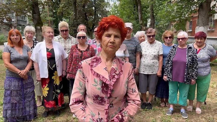 Чем занимаются на работе эти люди?