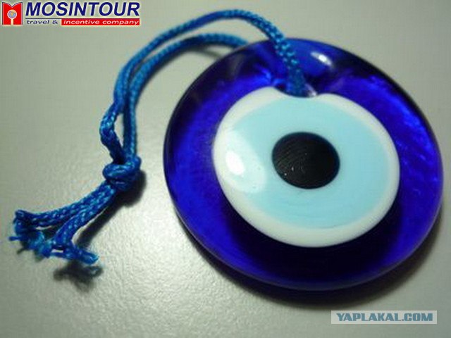 Океан вынес на берег гигантский глаз