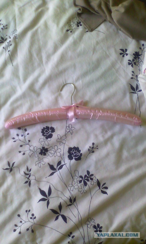 Увидел на кровати рубашку жены и...