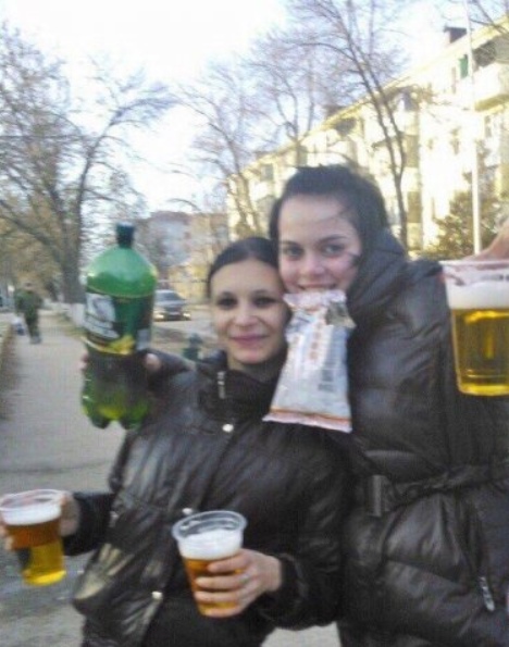 Давай я тебя ещё вот в этой позе сфоткаю