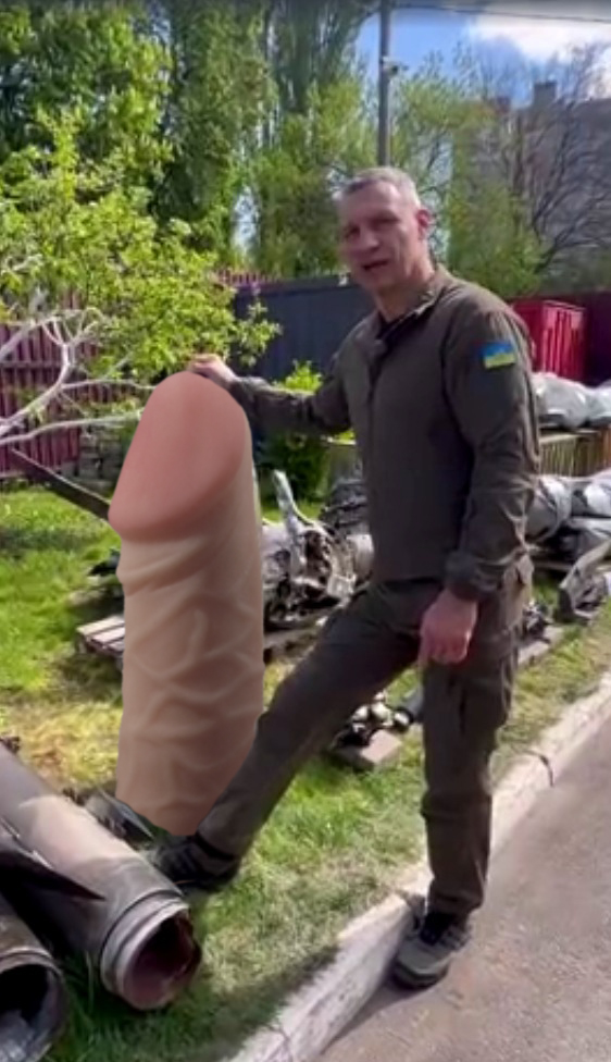 Кличко сбил «Кинжал»