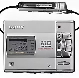 В 1992 году Sony объединила дискету с компакт-диском: мини-диск должен был заменить кассеты