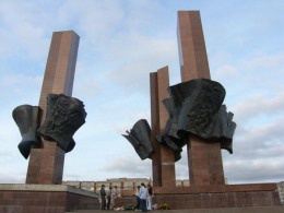 Какие прозвища дают памятникам в России
