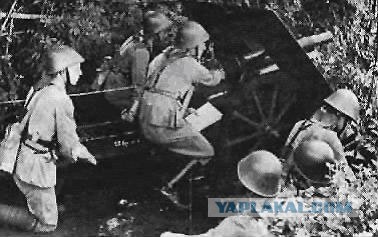Военные каски разных стран времен Второй Мировой Войны и немного ранее