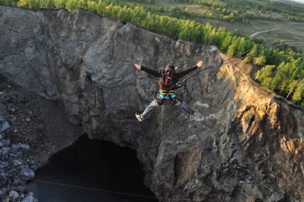 10 самых удивительных дыр на Земле