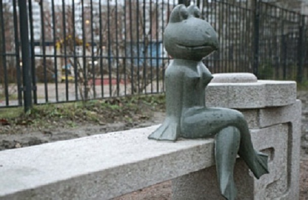 Сядь со мною рядом!