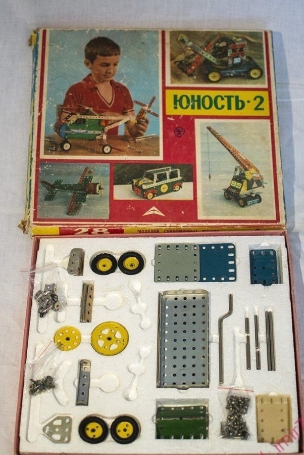 Умелец собрал из LEGO самое большое и проработанное крушение «Титаника»