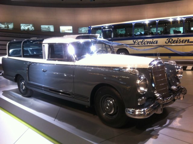 Фотоотчет. Германия. Музей Mercedes-Benz
