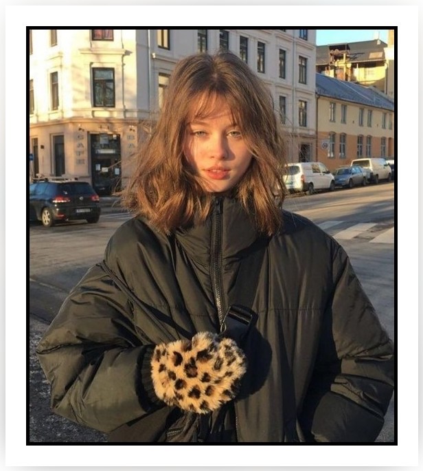 Девушки одетые, нормально зачехленные, но очень сочные