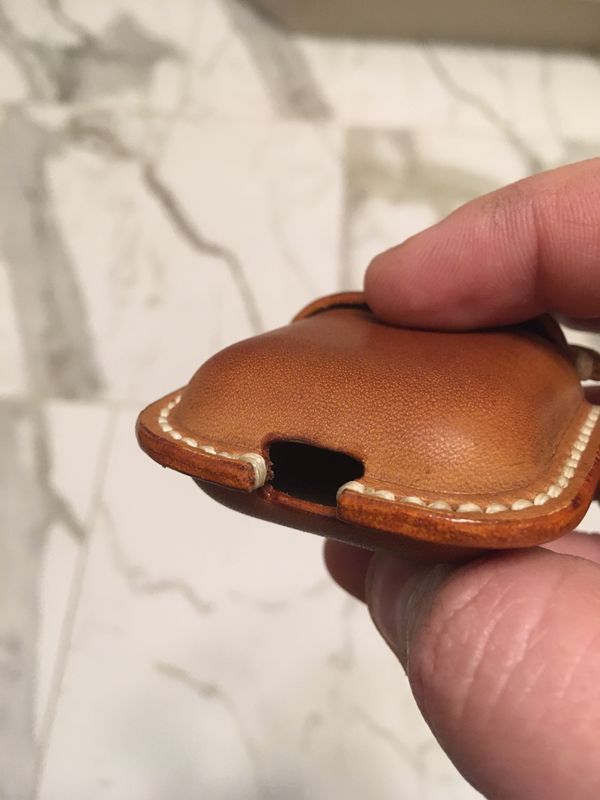 Кожаный чехол для AirPods своими руками