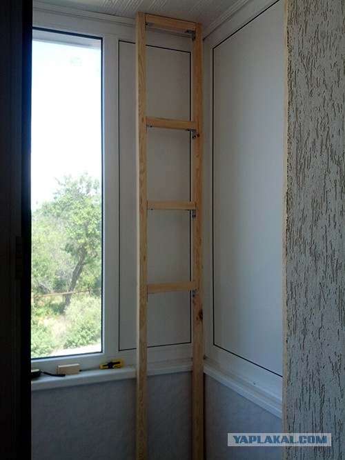 Шкаф для барахла на балконе