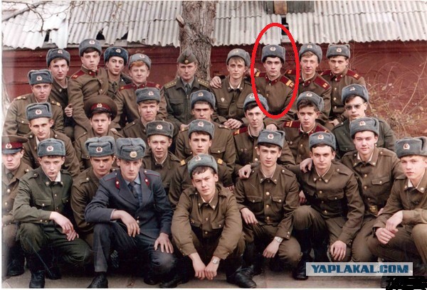 Кто на фотке писаря найдет штабного?