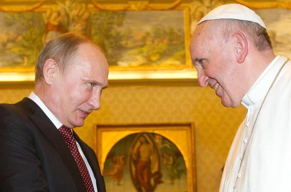 Путин снова опоздал на встречу с Папой Римским
