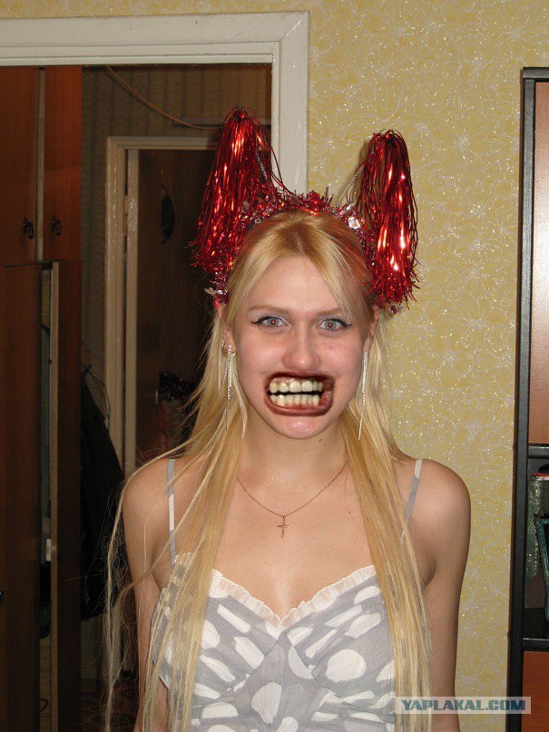 Девушка, у которой не закрывается рот