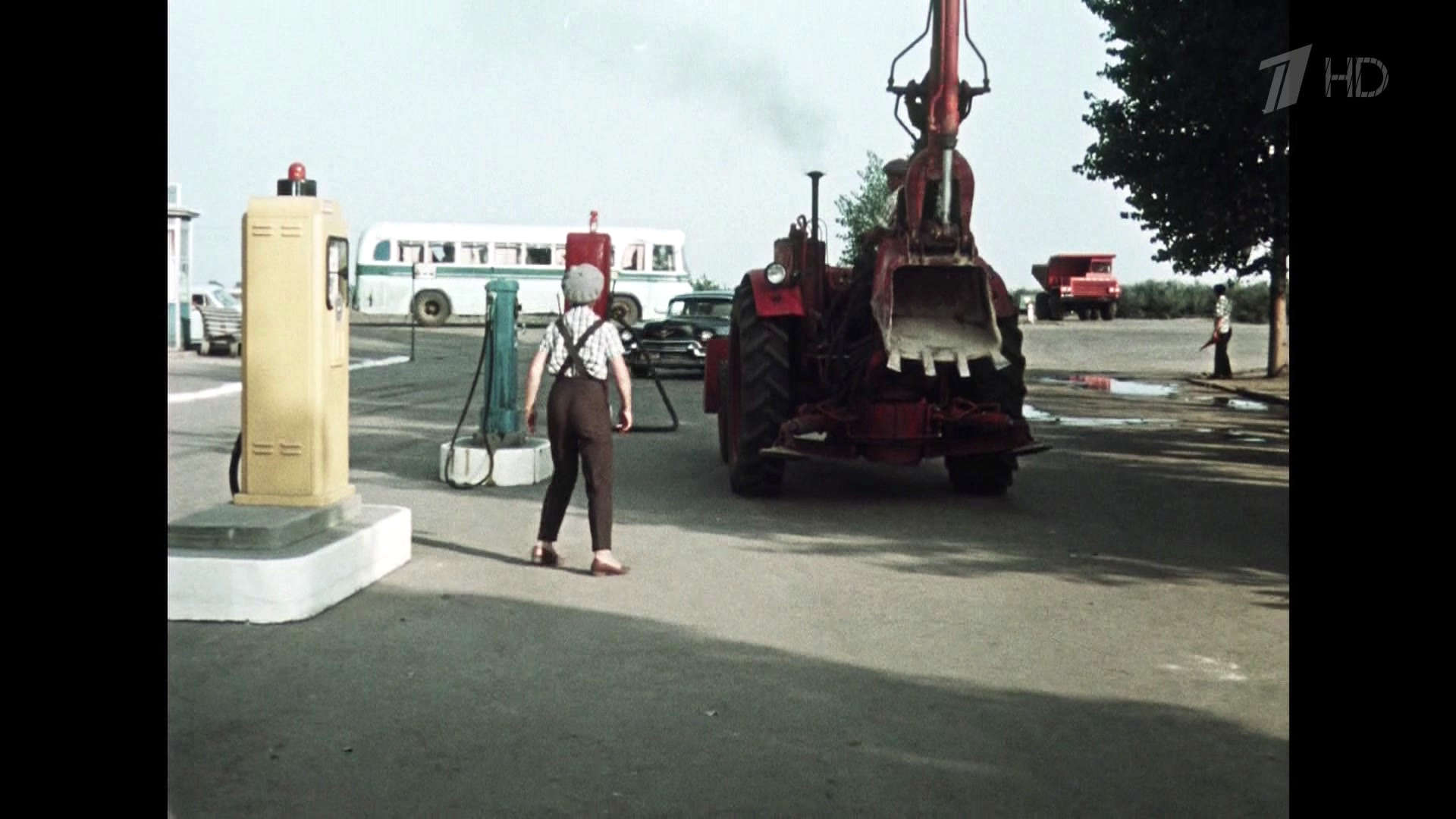 Королева бензоколонки заправка. Королева бензоколонки. Пирятин королева бензоколонки. Где снимался королева бензоколонки. Пирятин королева бензоколонки.