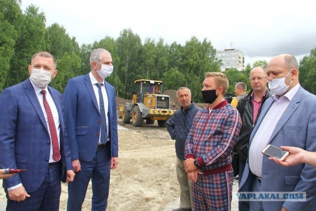 Спортивные костюмы из "Джентельменов" Гая Ричи появились в продаже для фанатов фильма