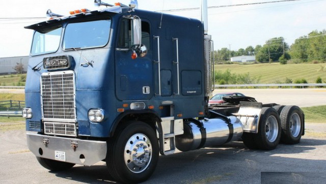 Почему американский тягач Kenworth W900 выпускается с 1961 года и по сей день?