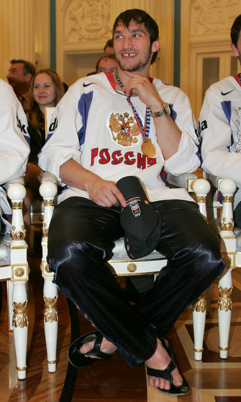 Медведев и бутылка