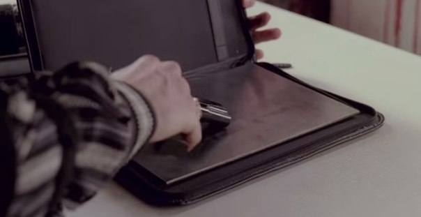 Официантка нокаутировала наглого посетителя