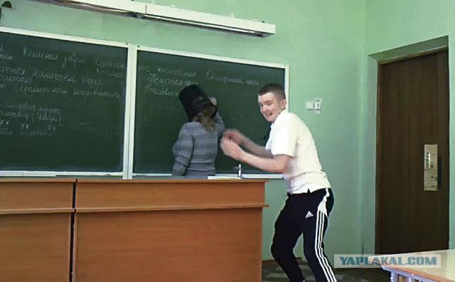 Учительница избила первоклассницу за рисунок