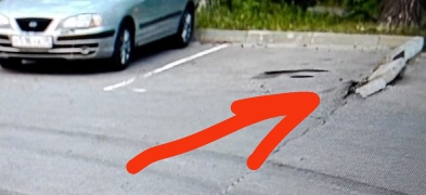 Грузовой монстр устроил погром в жилом дворе