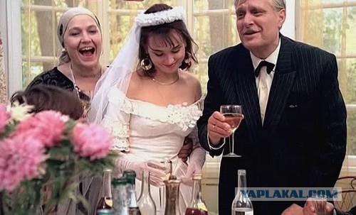 23-летняя девушка влюбилась в 68-летнего мужчину, вышла замуж и через год родила ему сына