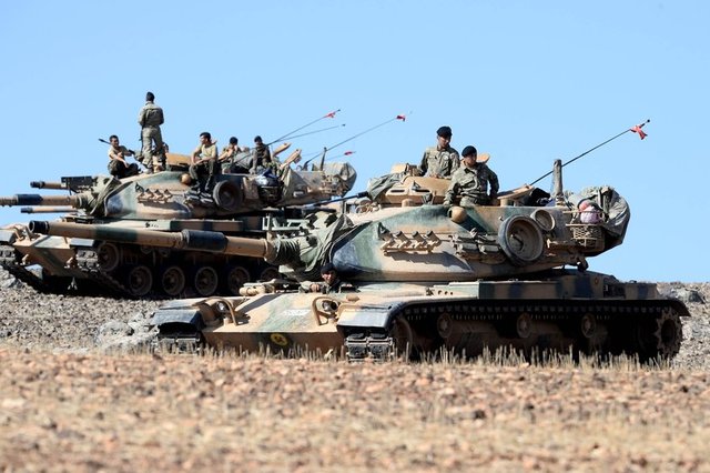 Турецкие войска пересекли границу с Сирией