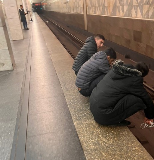 Модники из российского метрополитена на сей вторник