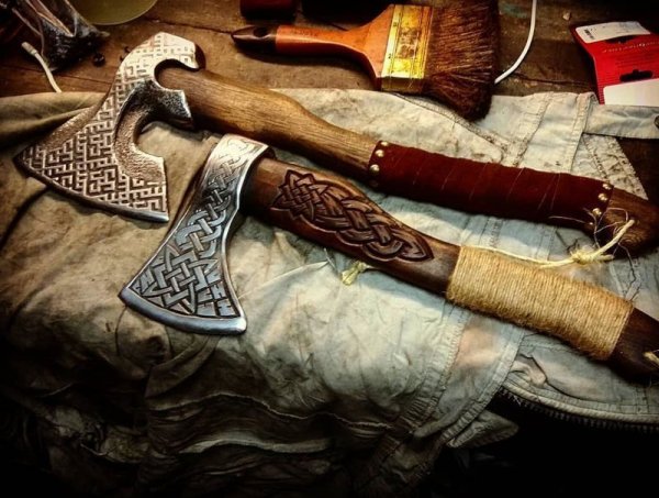 Топоры как произведения искусства