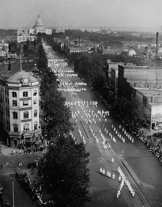 История в фотографиях