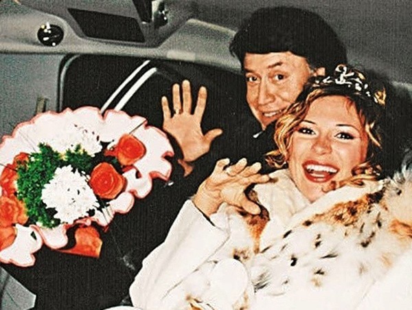 Девчата из 90-2000-х