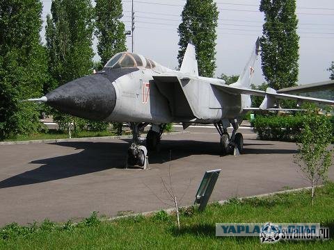 20 самых интересных авиапамятников