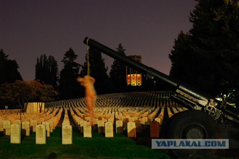 В США осквернили военное мемориальное кладбище