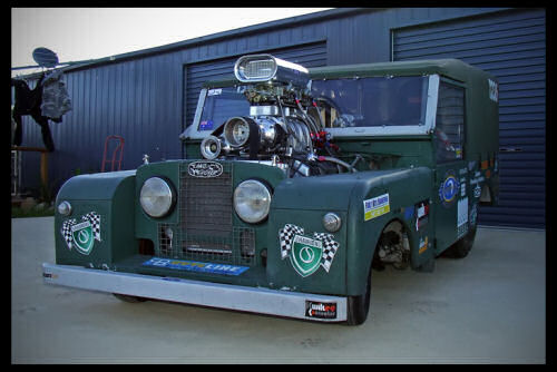 Land Rover только внедорожники ?