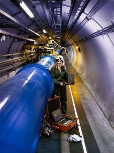 Ученые CERN открыли две новые элементарные частицы