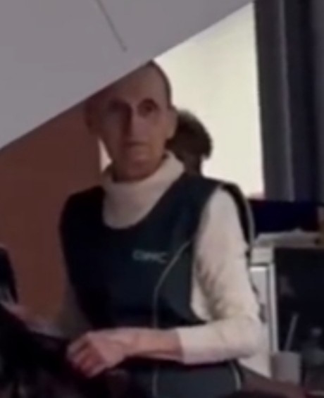 Просто мама на свидание собирала