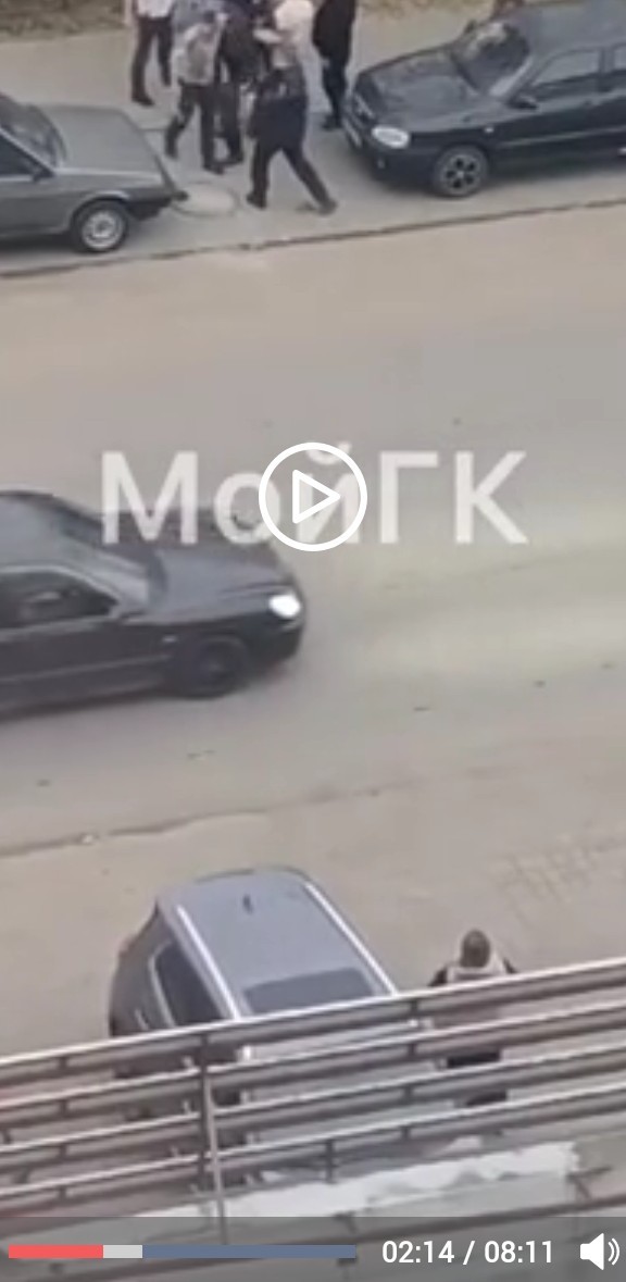 Как полицейские бородатых задерживали.