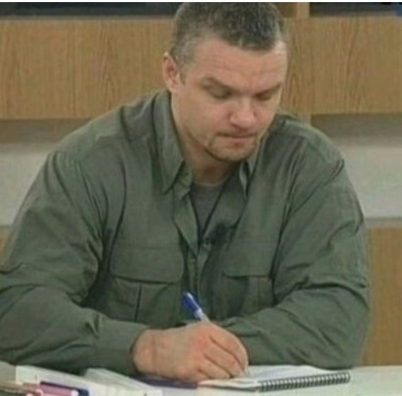 В челябинском детском саду провели «урок мужества»: «ветераны СВО» принесли автоматы, пистолеты, гранаты, а также сбитый квадрок