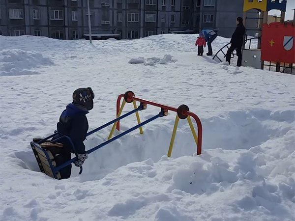 Ну что, москвичи, жалуетесь на снежок? А теперь посмотрите за МКАД!
