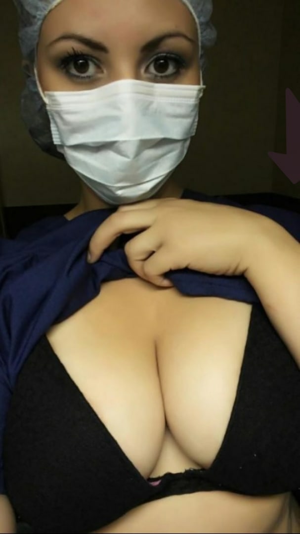 Медицинские работницы и медички