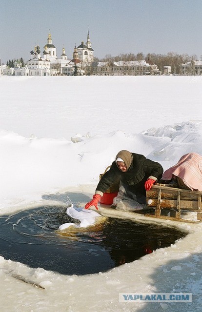 Выжимаем мокрое полотенце