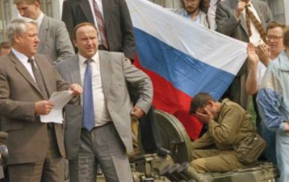 Путин, Ельцин и вор в законе. Как глава Росгвардии Виктор Золотов попал на фото с такими разными людьми