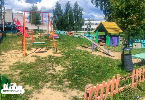 Новый день — новая битва на детской площадке в Питере: на этот раз женщина распылила перцовку в лицо школьницам