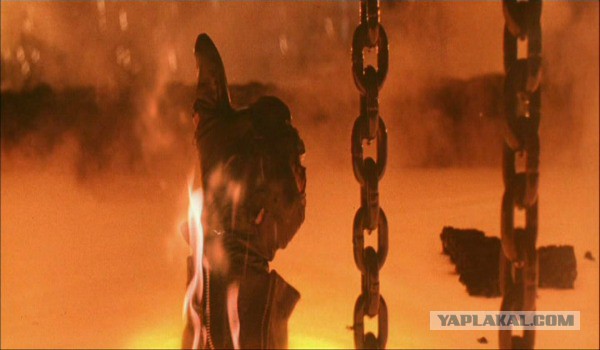 Погрузили экскаватор, как же он печально ковшиком махнул