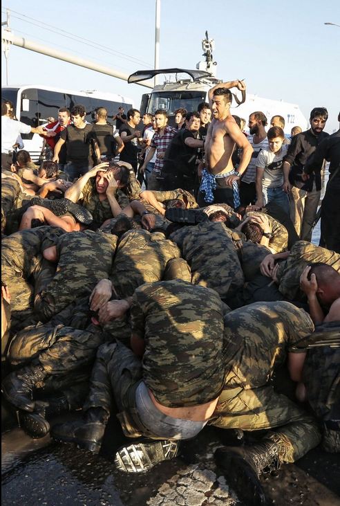 В Анкаре стрельба и попытка военного переворота