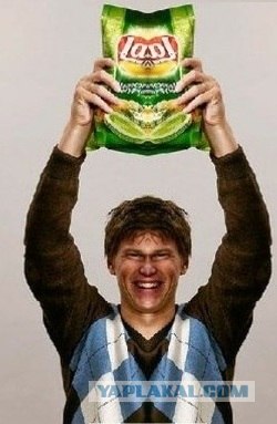 Друг не до конца влез в кадр.